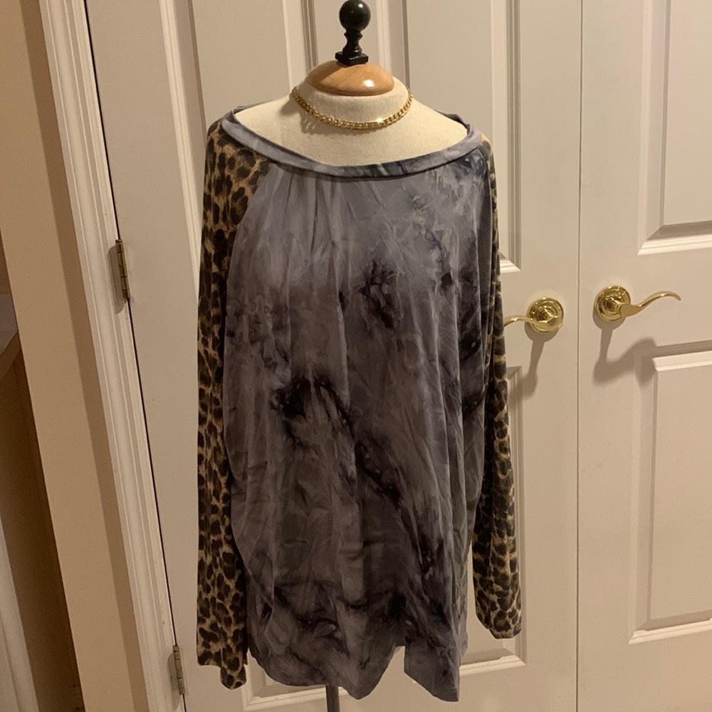 NEW -- Gray tie dye with leopard sleeves by SEW IN LOVE -- Size XL